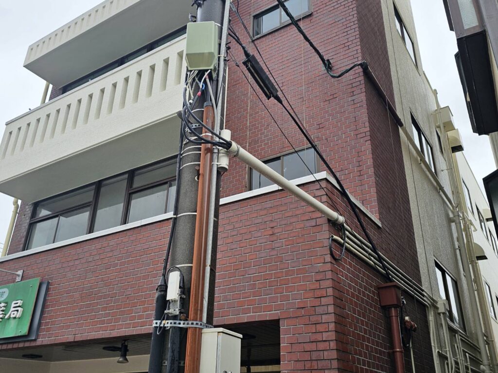平塚市S店舗ビル大規模改修工事｜外壁からの雨漏り改善・ALC外壁塗装・防水工事施工事例